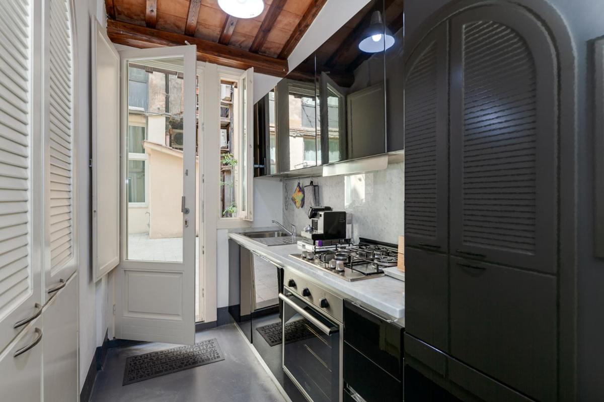 White Style Gambero Apartment Rome Luaran gambar